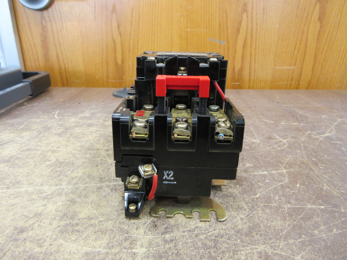 Square D Size 0 Starter 8536SBO2S Ser. A 120V Coil 600V Used