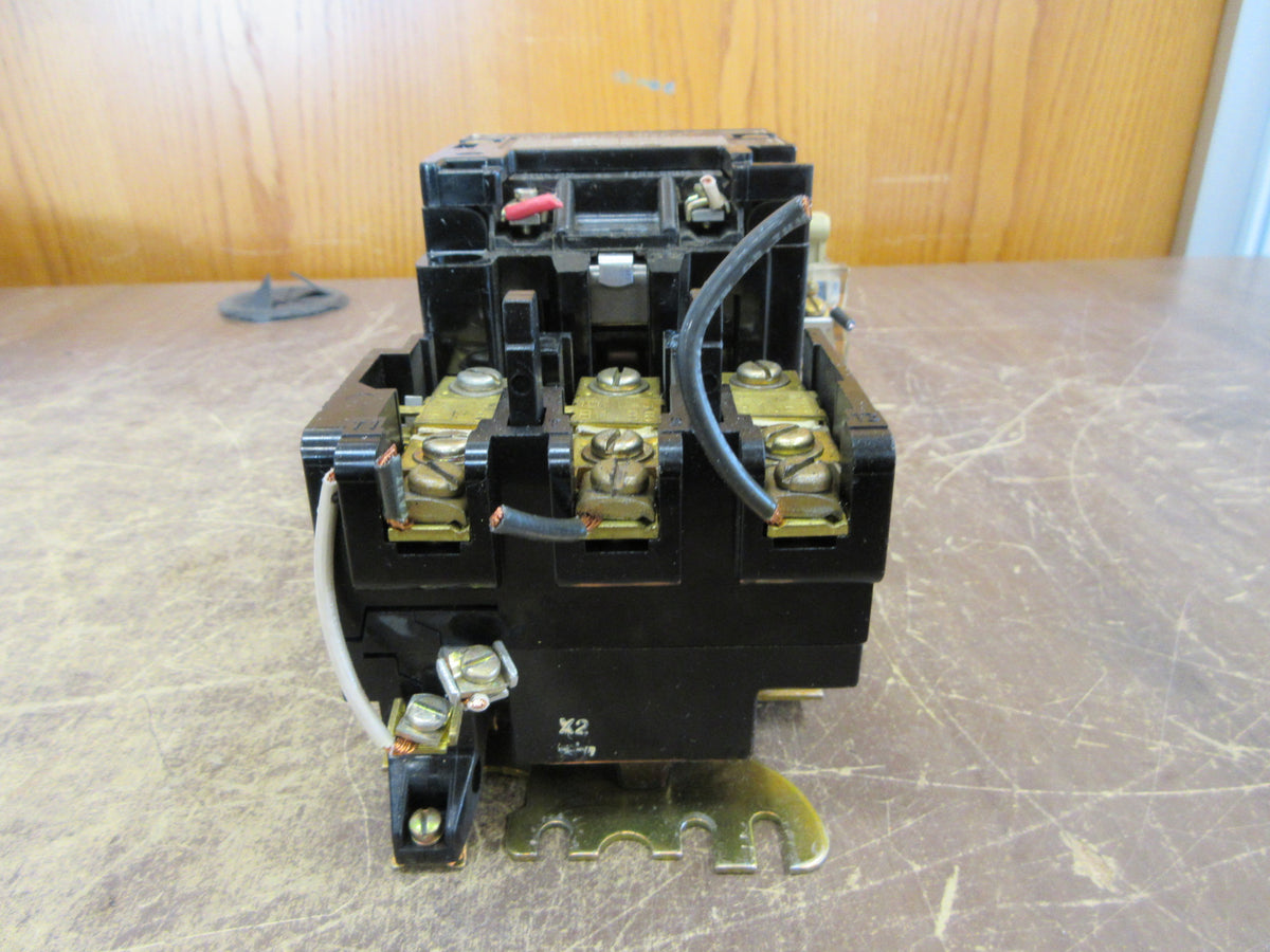 Square D Size 1 Starter 8502 SCG2S Ser. A 120V Coil 600V W/ Aux Fuse Used