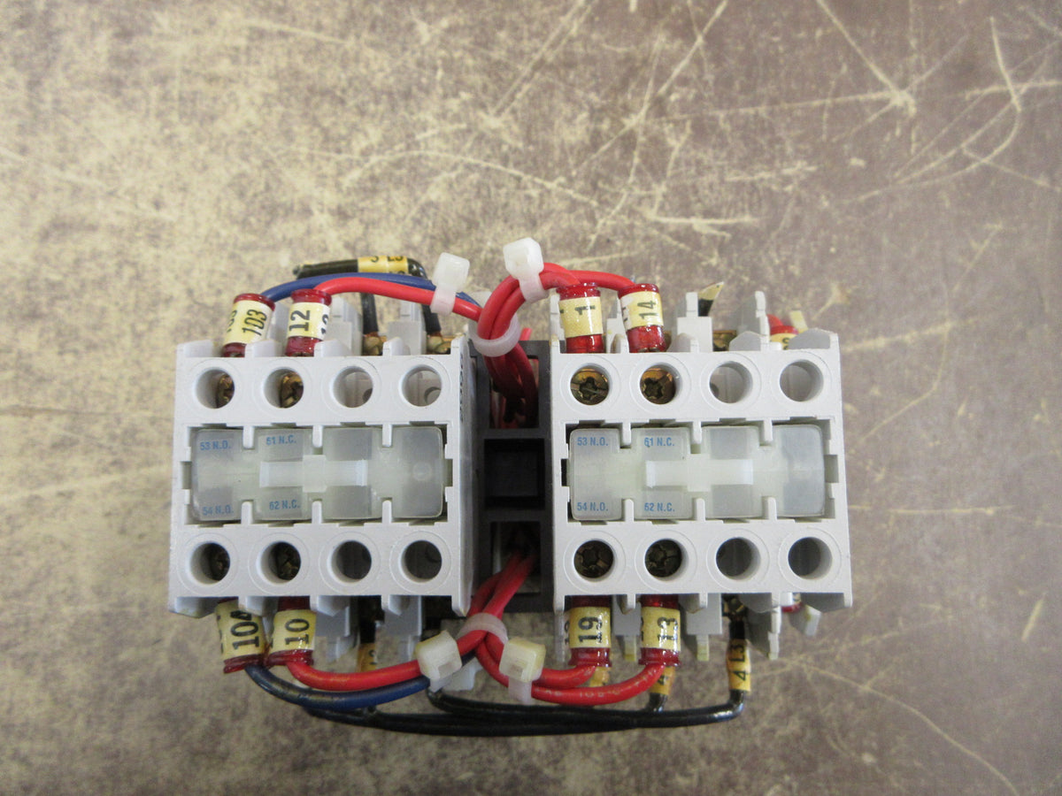 Cutler-Hammer Reversing Contactor CE15ENS3 Ser. B1 120V Coil 25A 600V Used