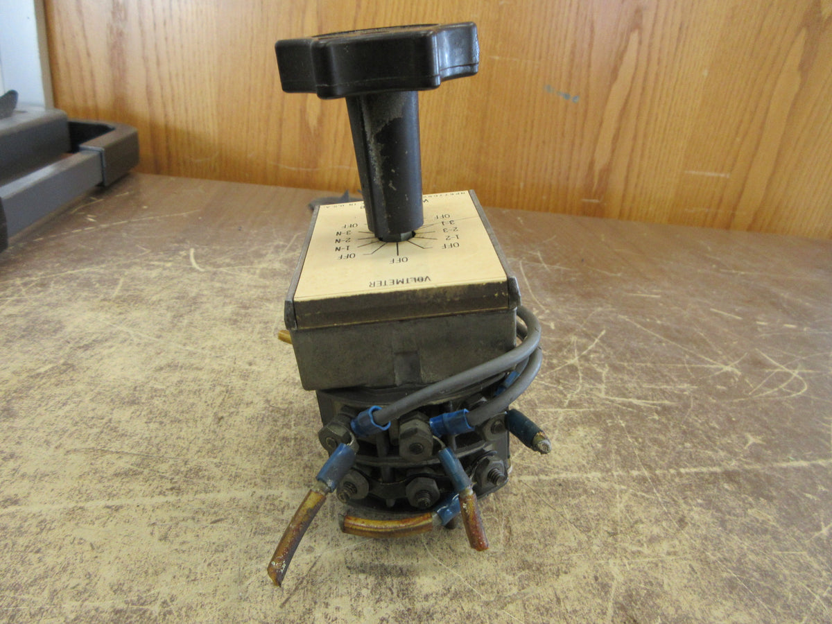 Westinghouse Voltmeter Rotary Switch NP677C524H11 20A 600V Used