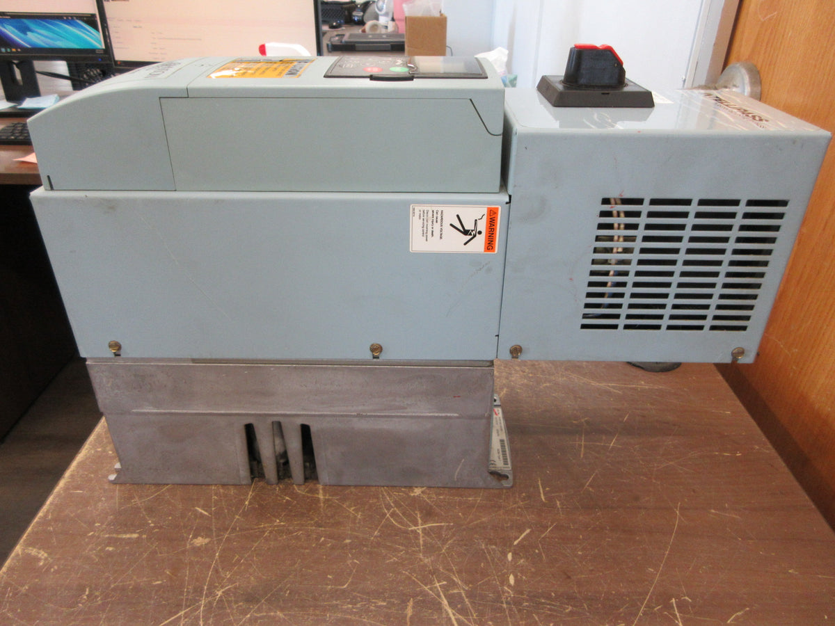 Eaton Johnson Controls AC Drive w/bypass VS002111A-00000 2HP 3Ph w/Keypad Used