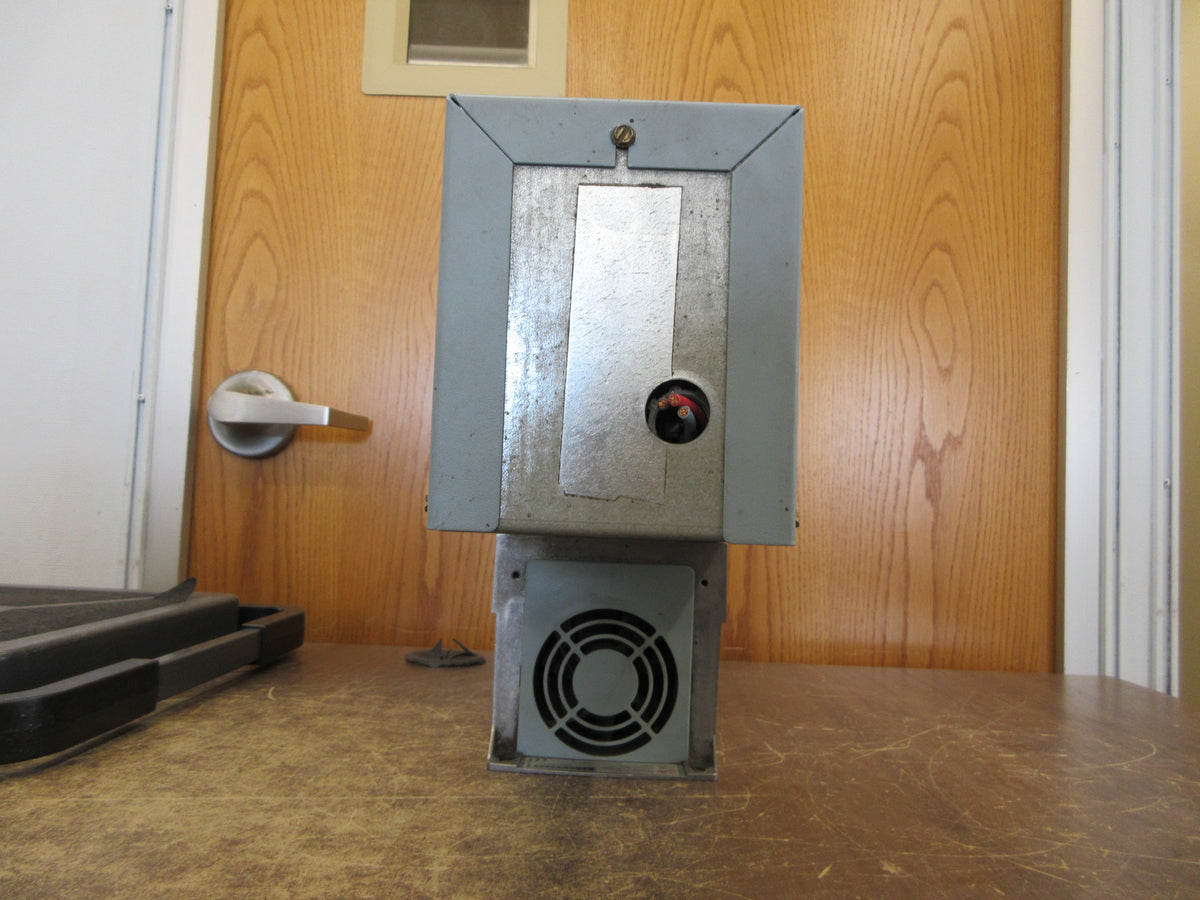 Eaton Johnson Controls AC Drive w/bypass VS002111A-00000 2HP 3Ph w/Keypad Used
