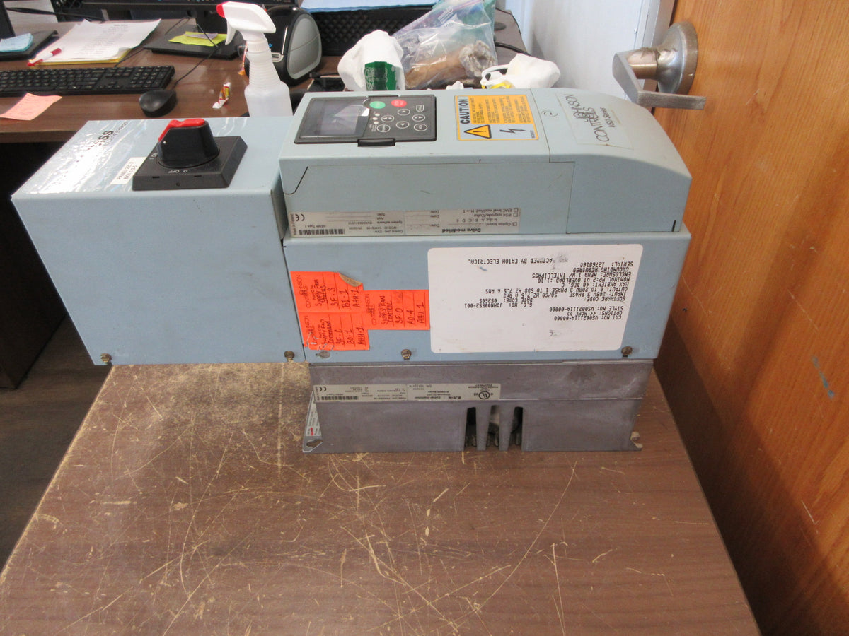 Eaton Johnson Controls AC Drive w/bypass VS002111A-00000 2HP 3Ph w/Keypad Used