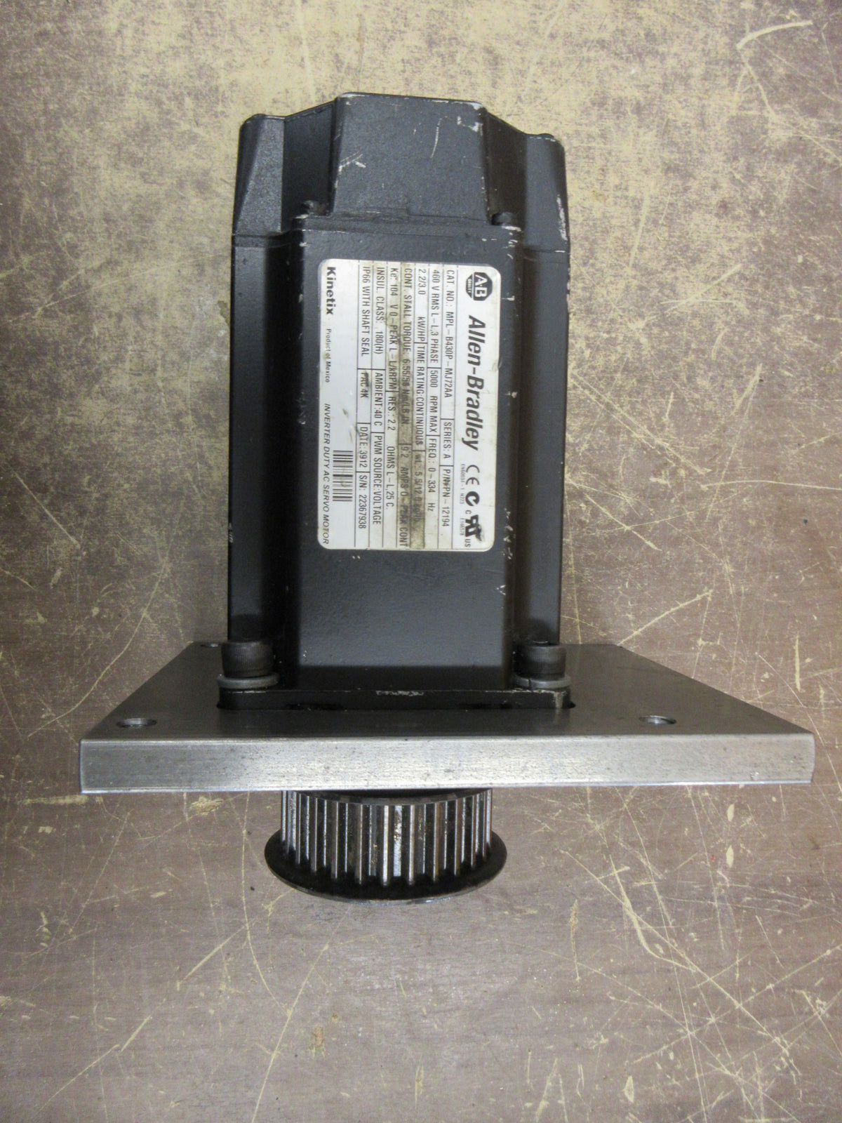 Allen-Bradley Kinetix AC Servo Motor MPL-B430P-MJ72AA Ser.A 3HP 5000 RPM Used