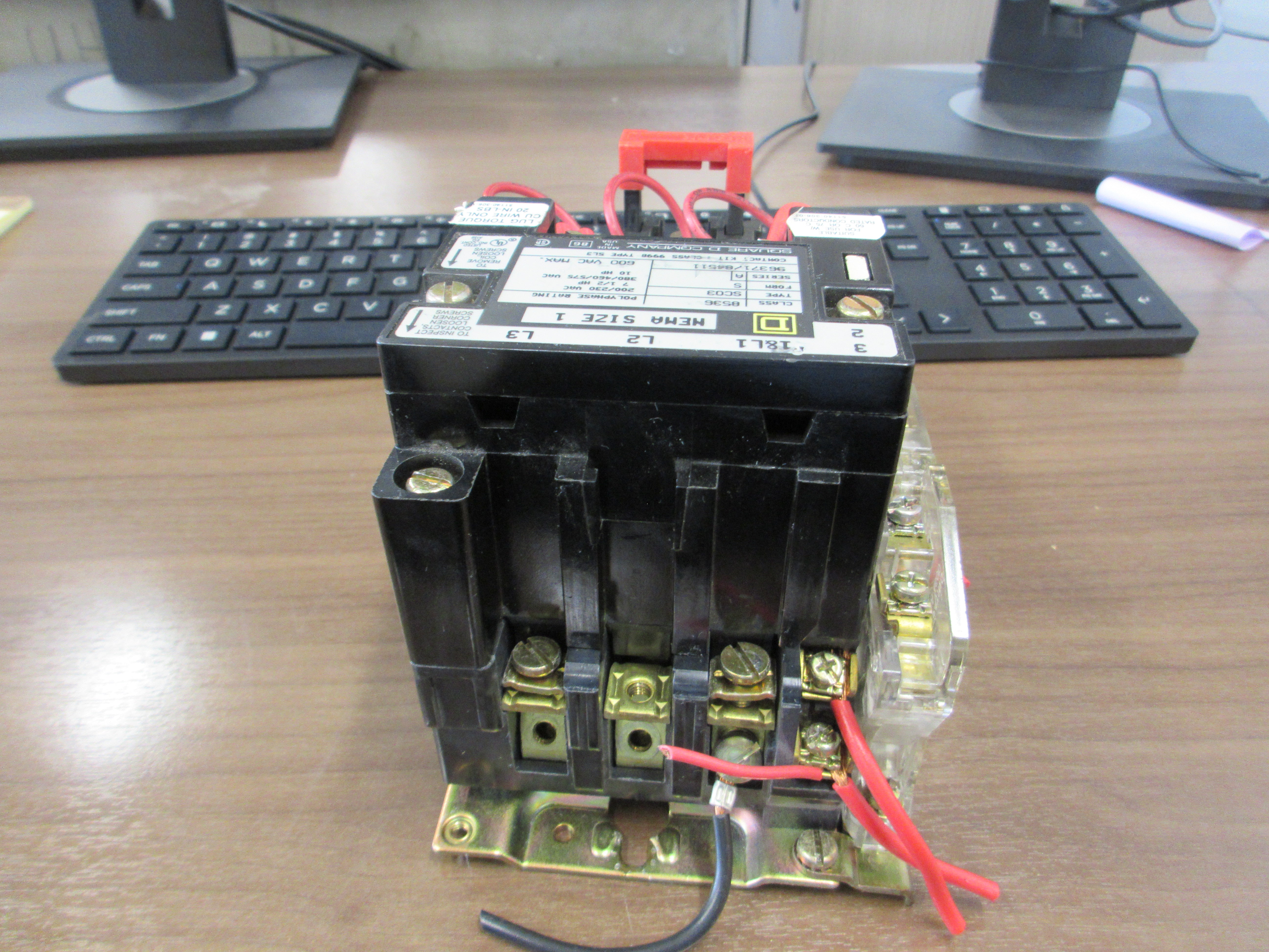 Square D Size 1 Starter 8536 SCO3 S Ser. A 120V Coil 600V Used