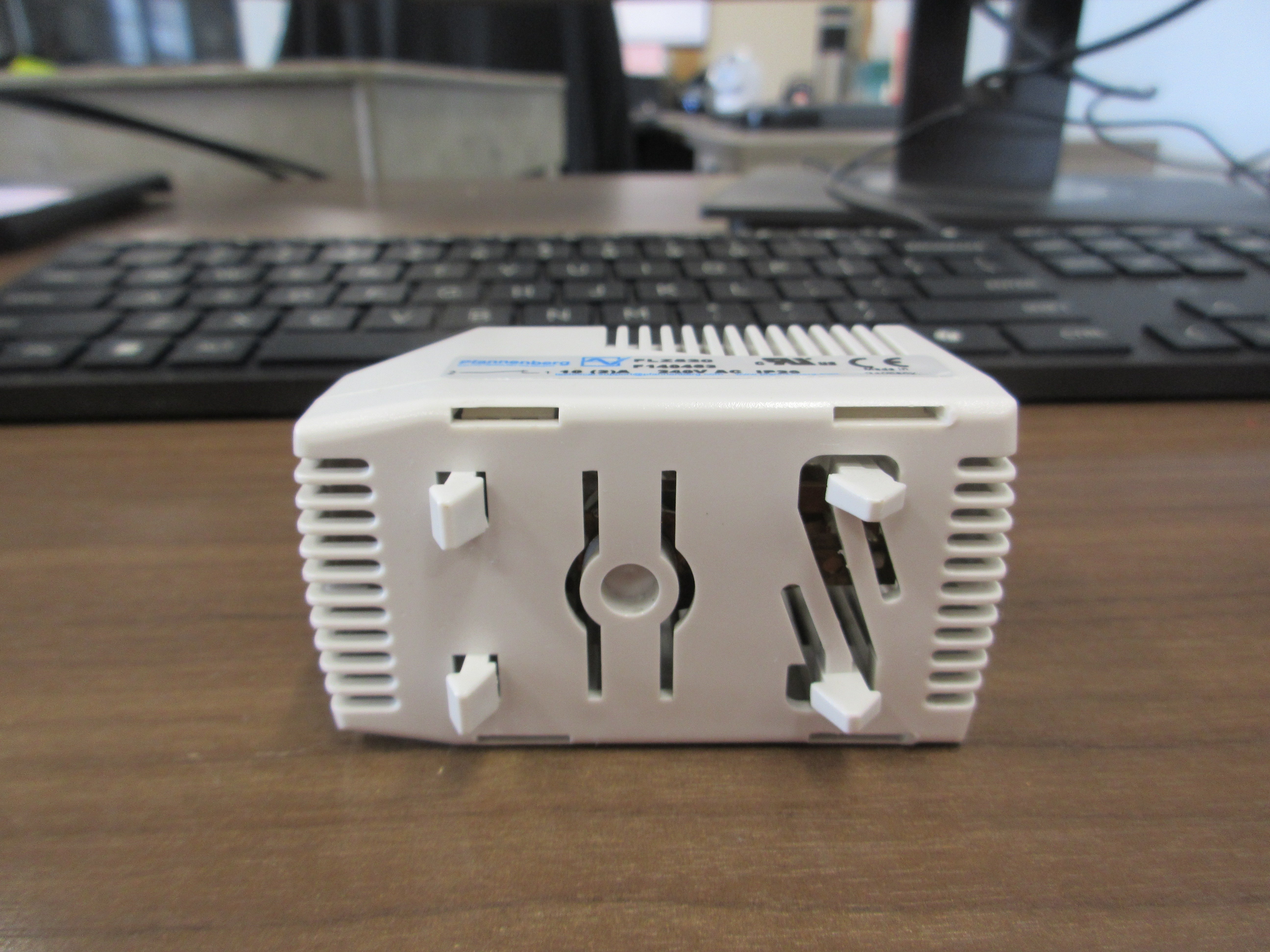 Pfannenberg Thermostat FLZ520 Range: 30-130°F Used