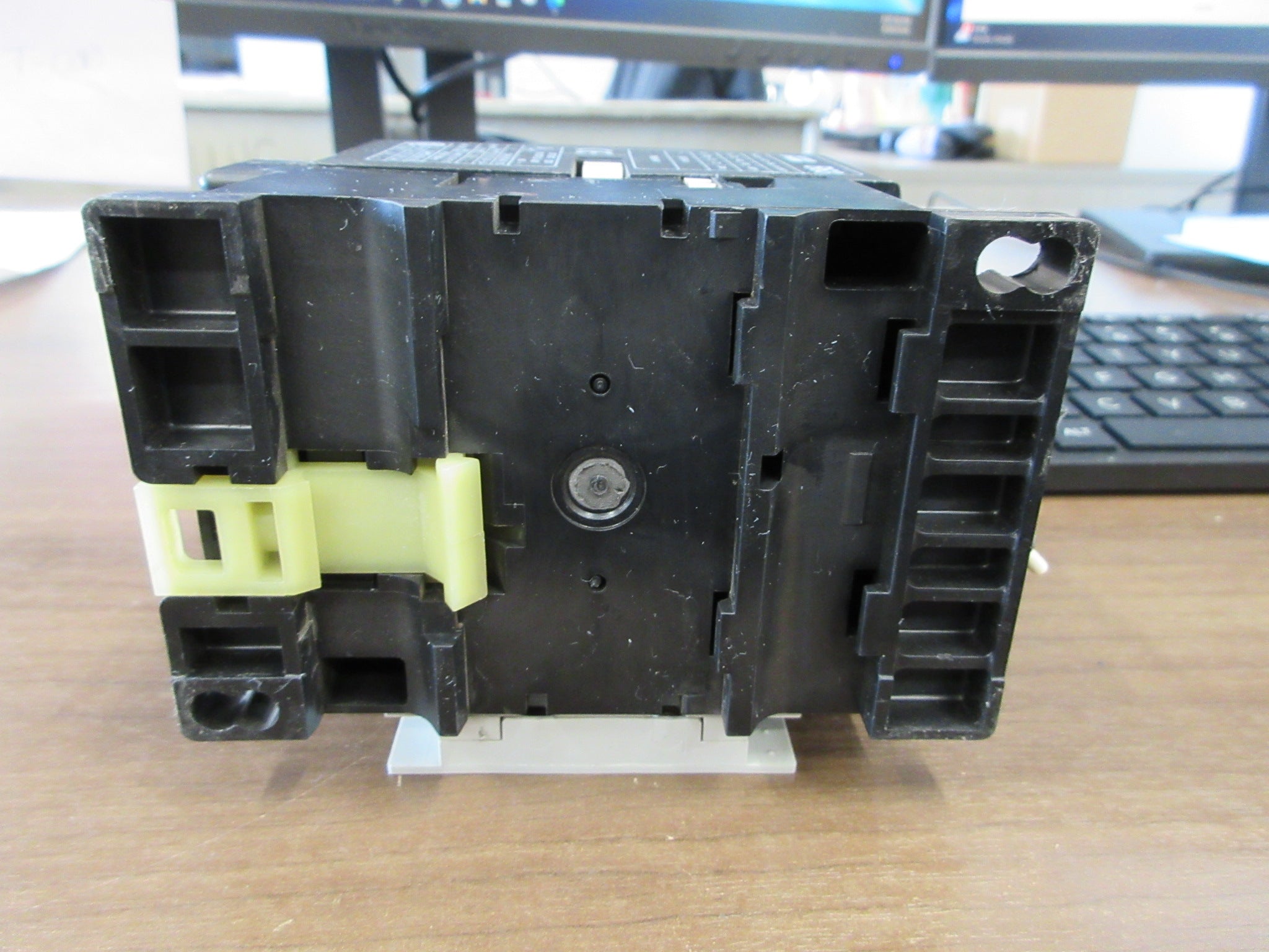 ABB Contactor B63 120V Coil 85A 600V (1) Aux Contact * Chip Installator *  Used