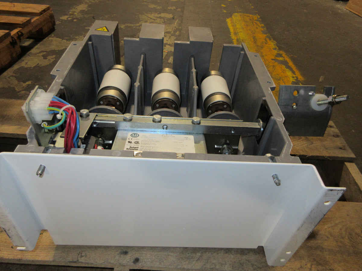 Allen-Bradley Vacuum Contactor 1502-V4DBDA-1 Ser. D 400A 2500-7200V 3Ph Used