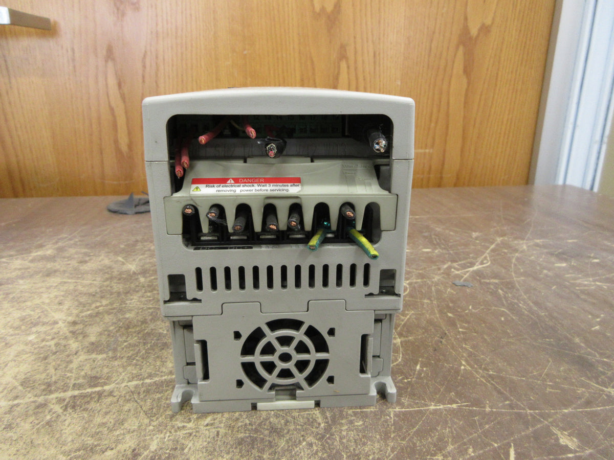 Allen-Bradley PowerFlex 40 AC Drive 22B-D6P0N104 Ser. A 3HP 3Ph Used