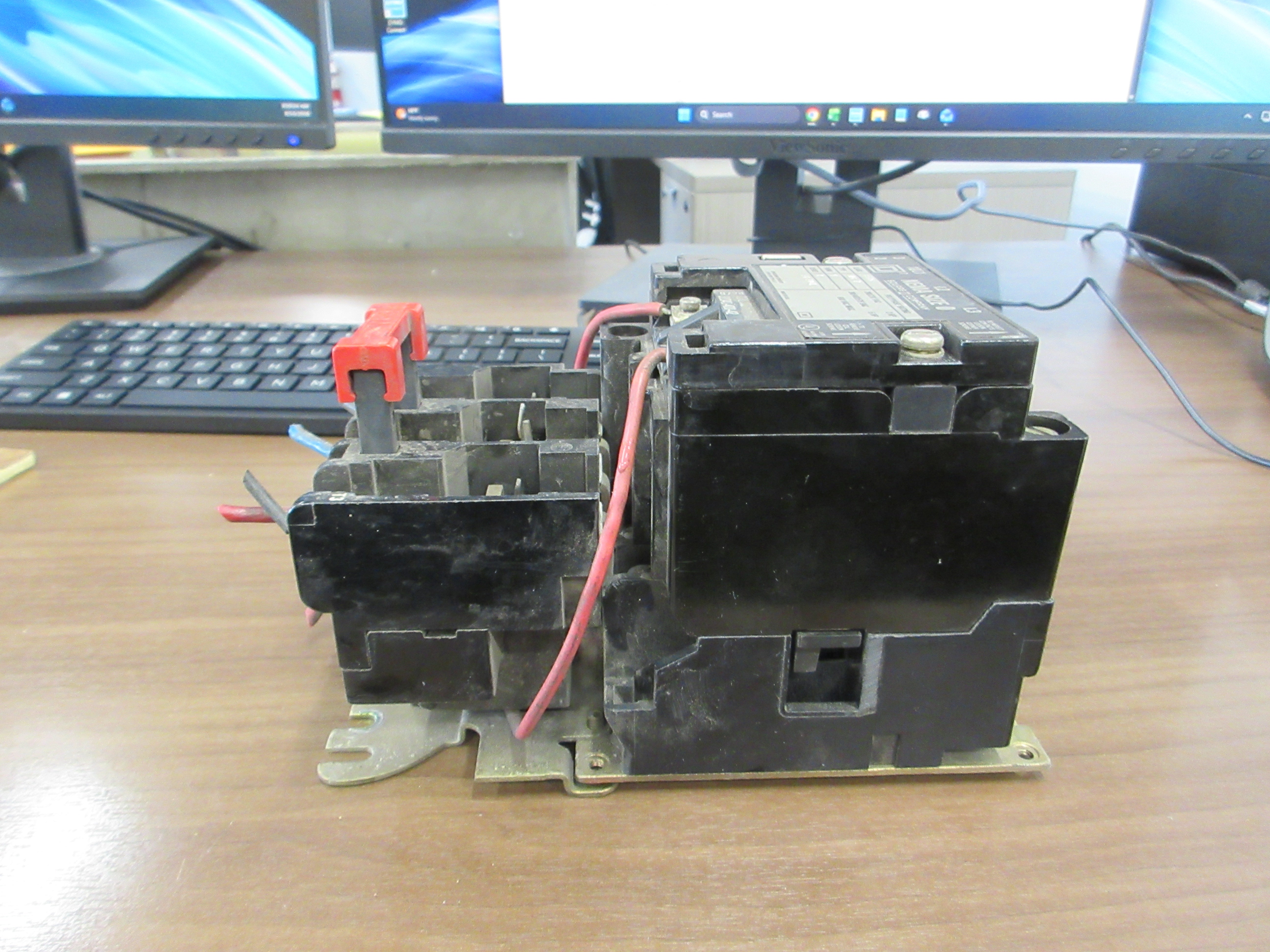 Square D Size 1 Starter 8536 SBG 2 S Ser.A 120V Coil 600V Used